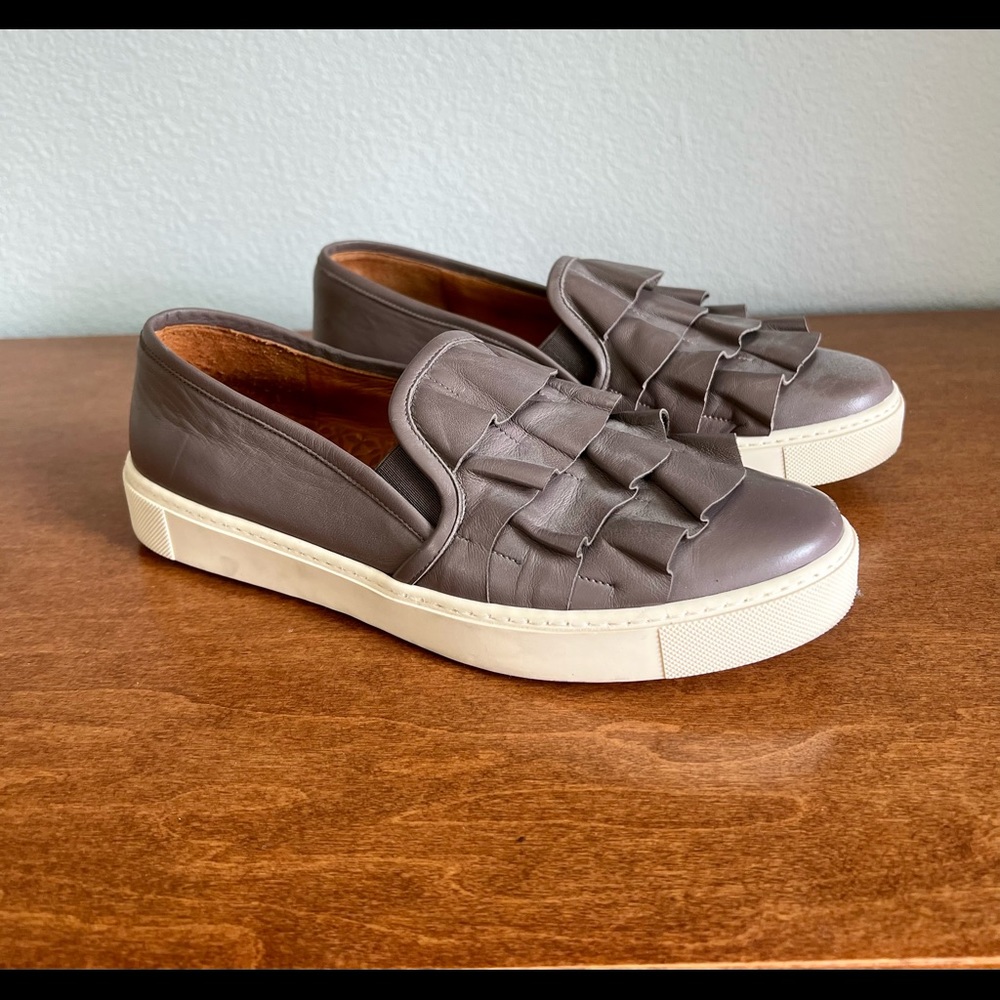 Chie Mihara Womens Zapli Leather Low Top Slip On Fashion, Maitai Taupe, Size 9